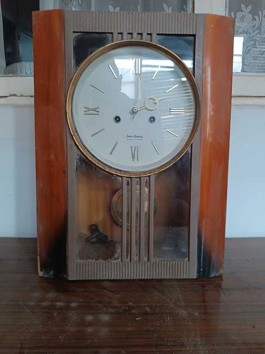 Часы с маятников с боем