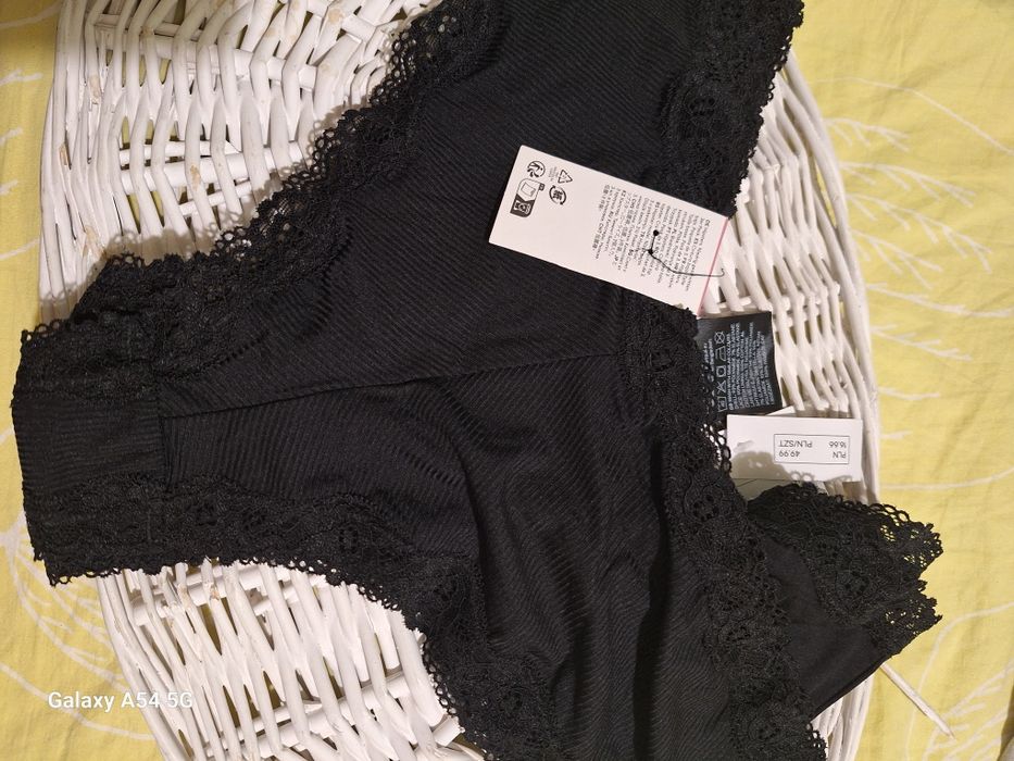 3 бр.дамски бикини,тип  хипстър H&М,размер М