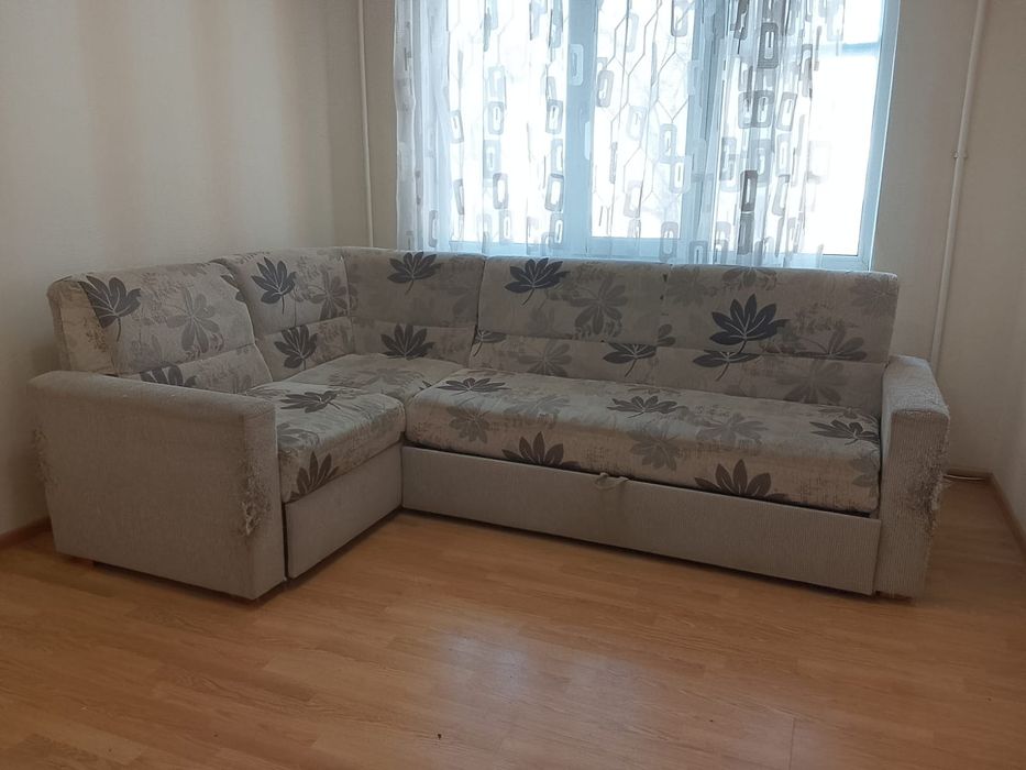 Диван угловой...