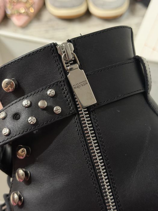 ghete Alexander McQueen Metal toe & studded leather combat