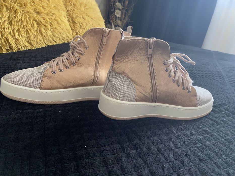 Дамски кецове от естествена кожа