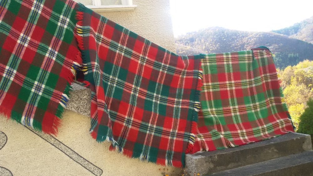 Родопски одеяла и тъкани губери