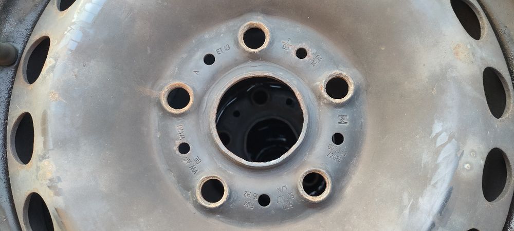 Продавам джанти "15"  с гуми