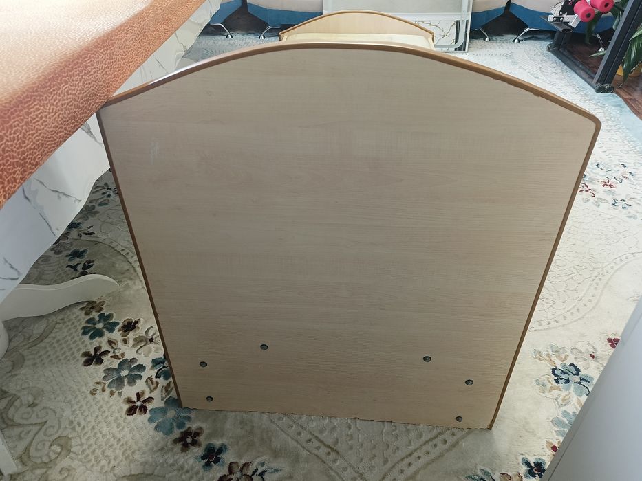 Продам кровать одноместный