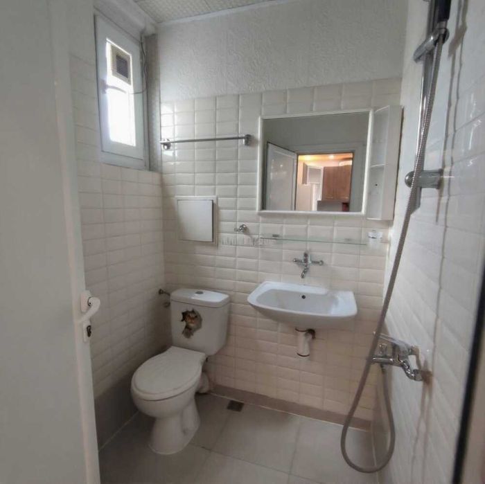 Дава се под наем Двустаен апартамент в Пловдив, Тракия - 60 кв.м за 378.93 € - Снимка #2