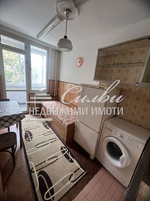 Дава се под наем Едностаен апартамент в Шумен, Център - 39 кв.м за 204 € - Снимка #3