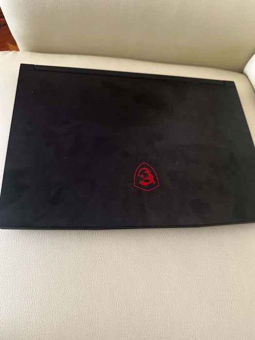 Vand laptop de gaming MSI rtx 3050 la super pret!!!nd