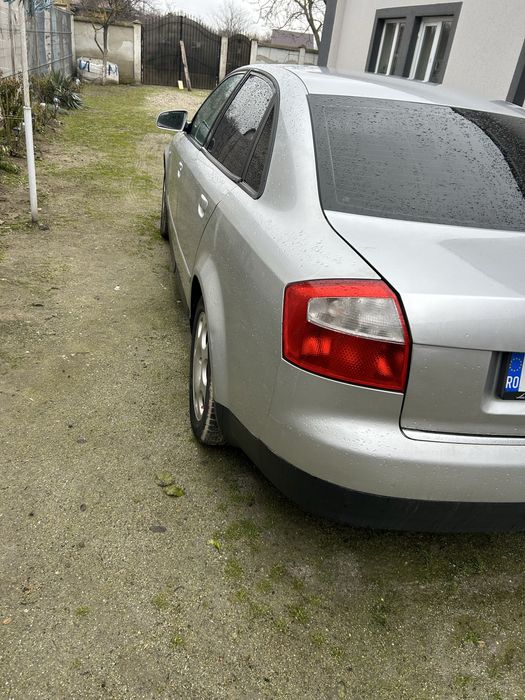 Vand audi a4 1700 euro