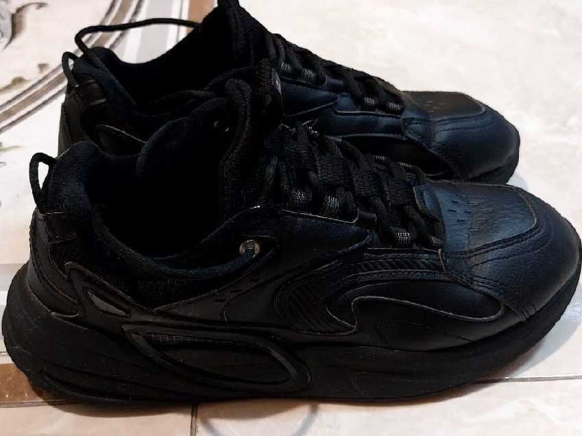 10000 тенге.  Мужские кроссовки XTEP утепленные осенние. 45 размер