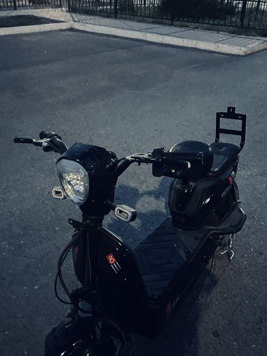 Скутер Sk 8 ,400 ват