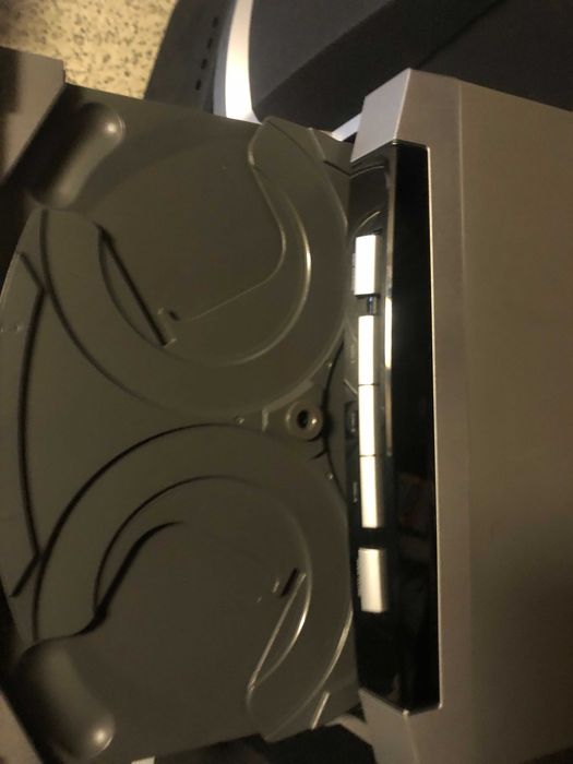 продавам стерео уредба филипс 3 диска