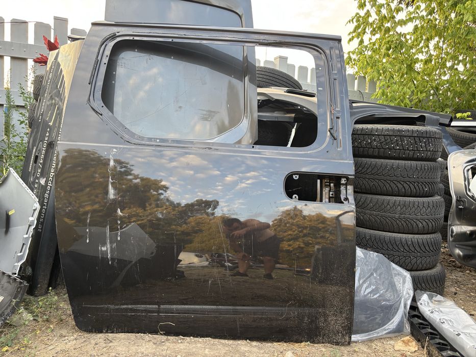 Врата Hyundai Staria