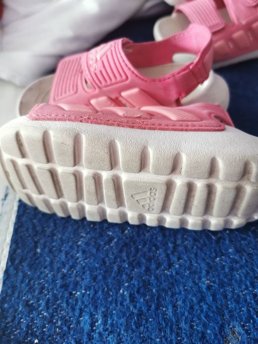 Сандали за момиче