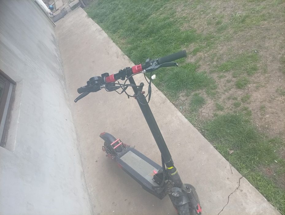 Vînd kugoo kirin m4 pro 2500lei fix