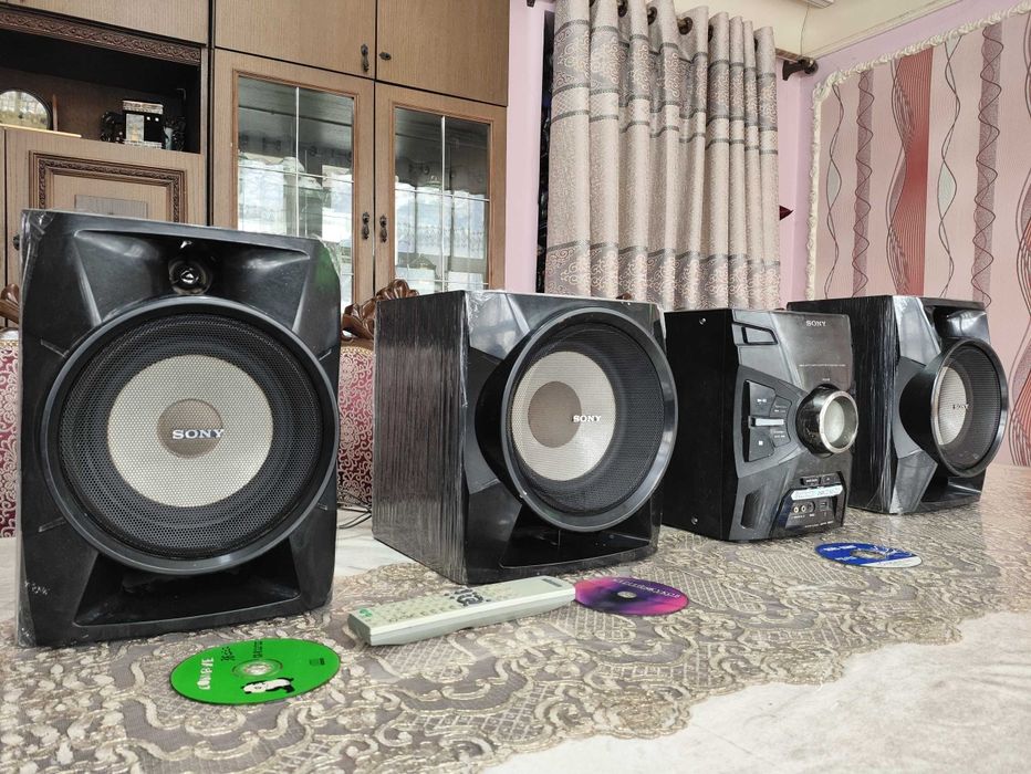 Sony 7900 watt usb fleshka disk aux radio hammasi 100% ishlaydi