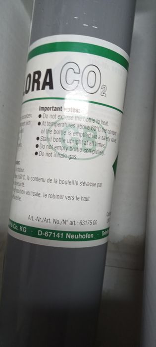 Продавам Co2 бутилки за аквариум JCL 500g.