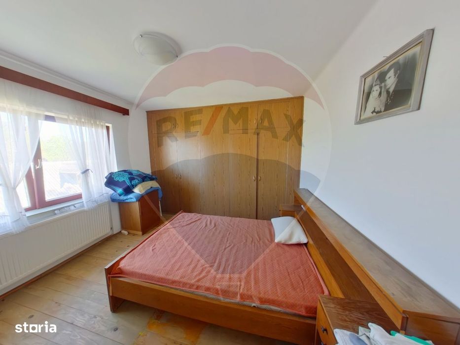 Casă / Vilă cu 4 camere de vânzare, teren generos!