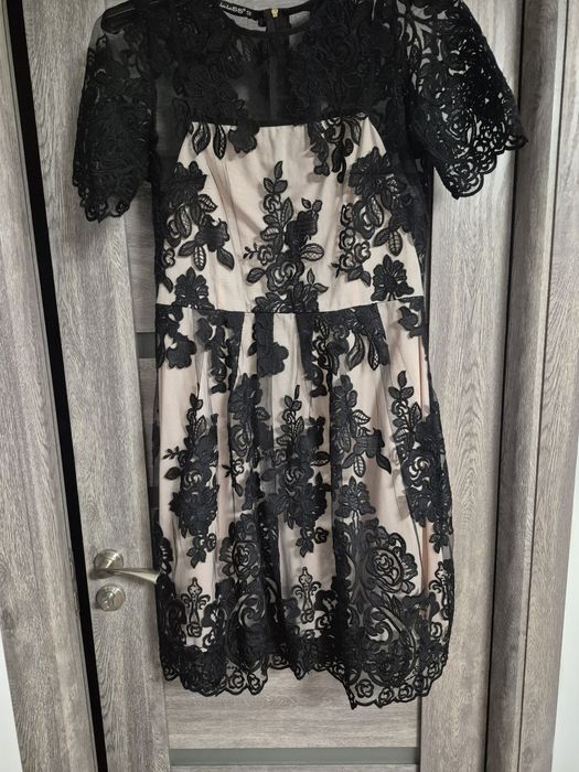 Rochie elegantă neagră