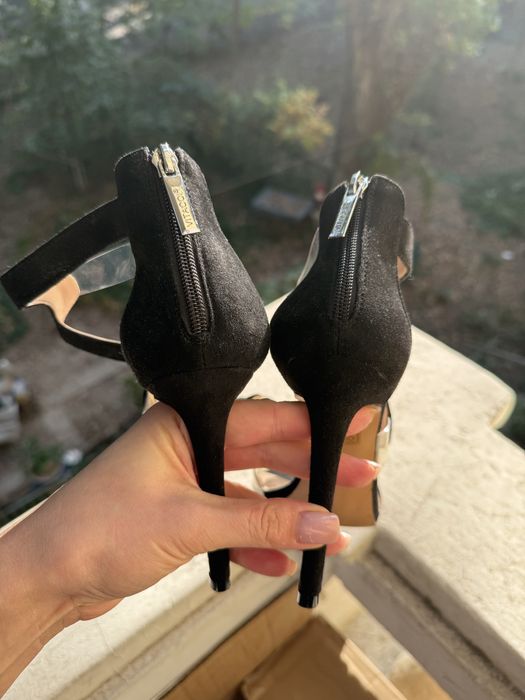 Новые босоножки на каблуке