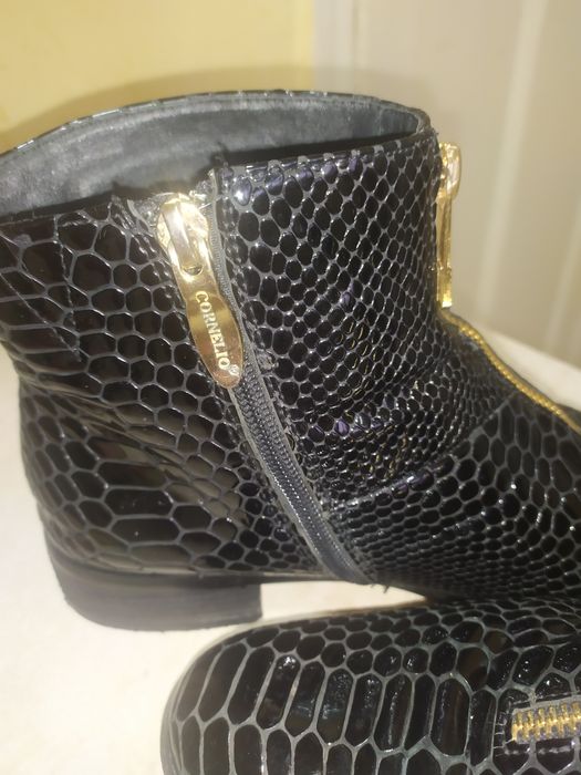 Женские демисезонные ботинки