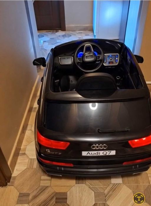 Masina electrica copi Audi q7 noua ,nefolosita.