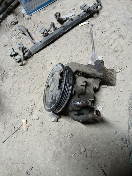 Мазда 323 гур насос