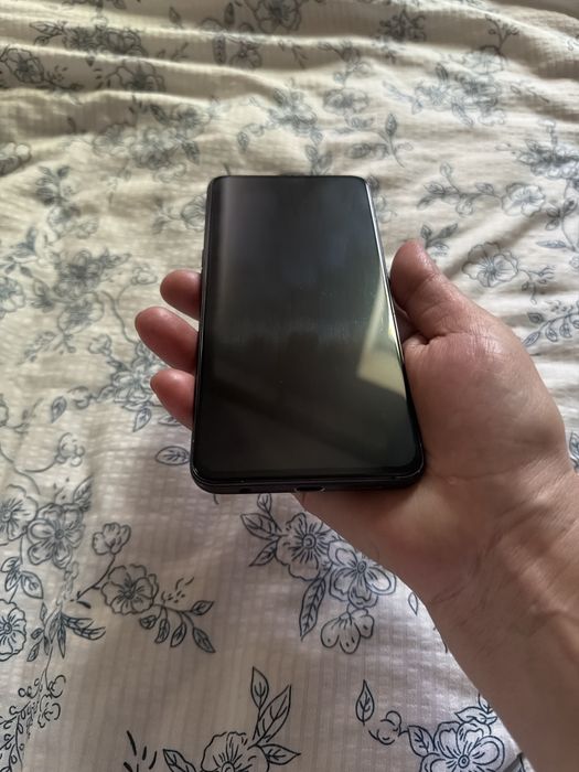 Срочно продам телефон Оppo reno