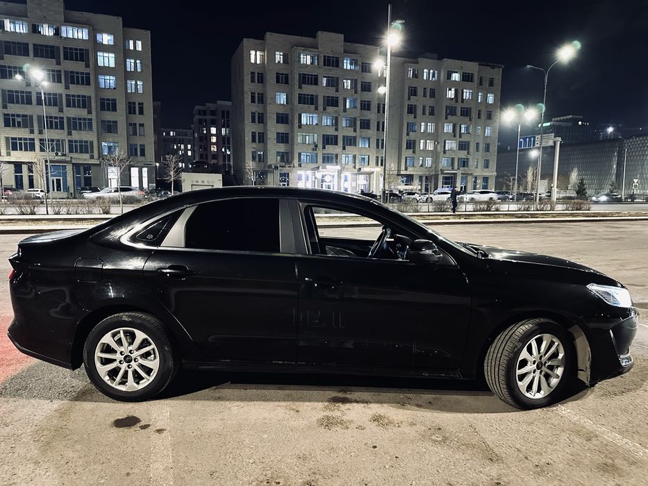 Продаю машину Kaiyi E5 комфорт + класс (дочерний бренд Chery)