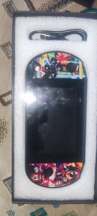 Продаю приставку бу Q3