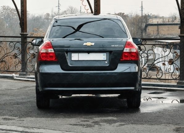 Нексия 3 сотилади