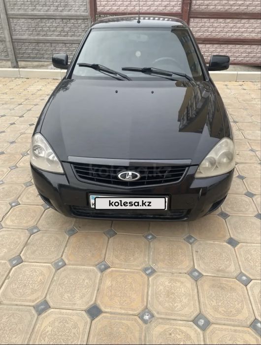 Приора хэчтбэк полу-люкс