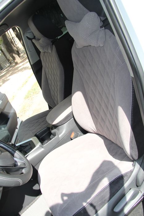 Авто чехлы кроссовер Rav4 отл сост