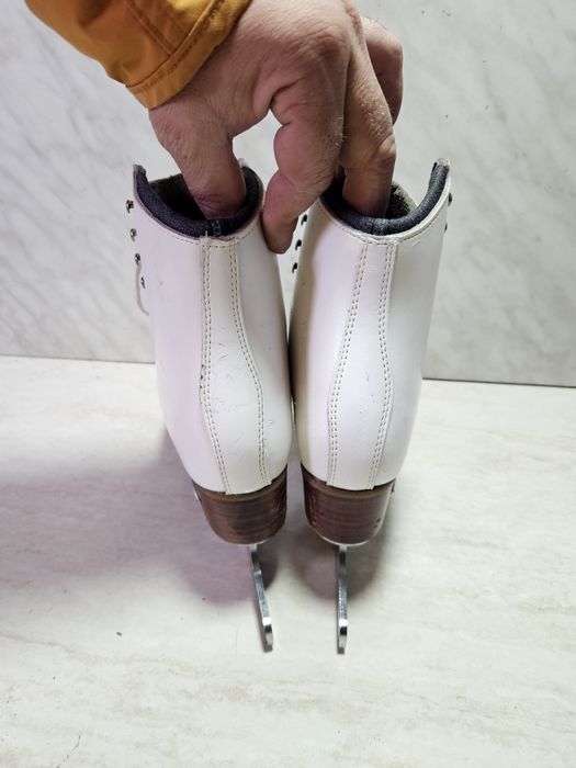 Patine 2059 gheata patinaj artistic Riedell   marime 35-36   (23,5 cm)