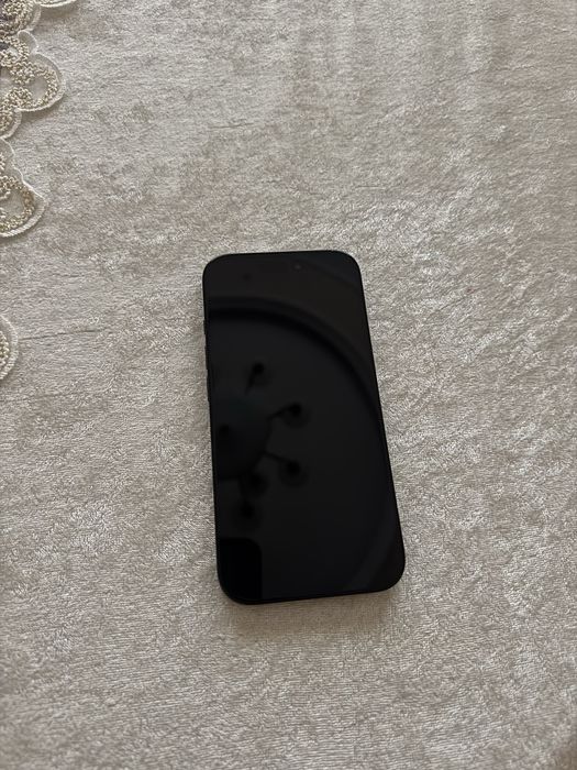 Apple iPhone 16 Black