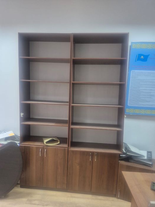 Шкафы и столы для офиса