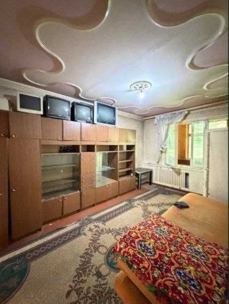 Юнусабад 12, 2*3/2/4 Королевский этаж ор-р Туркистан метро.63500