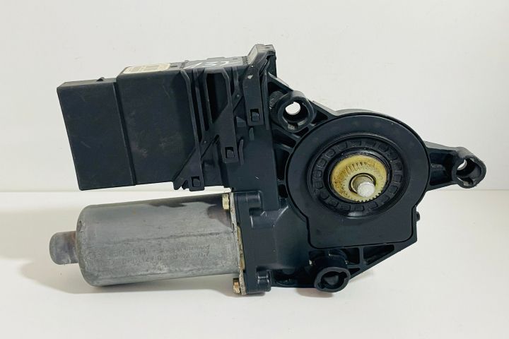 Motoras macara geam stanga spate 105406301 Seat Toledo a 2-a generati