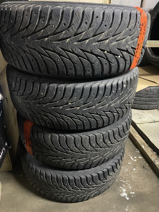 Продам комплект 17 резины