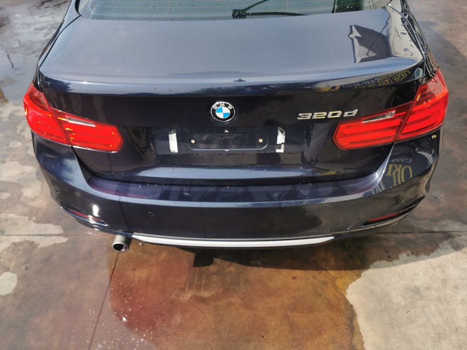Dezmembrez bmw seria 3 f30 320 LUXURY/bara fata f30/capota/far/stop