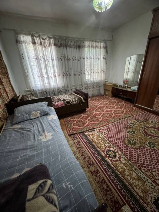 Srochno sotiladi . Narxi kelishiladi. fermerlar ucun qulay uy