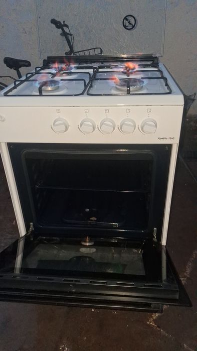 Срочно продаётся газ плита идеальном состоянии Ге