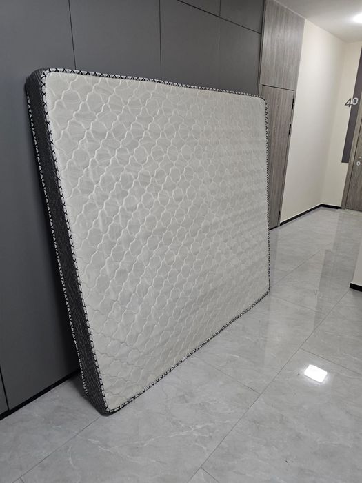 Матрас в отличном состоянии