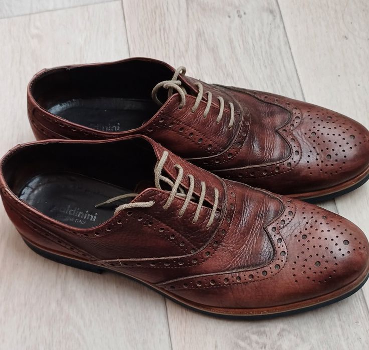 Продам туфли брогги Baldinini 43 размера