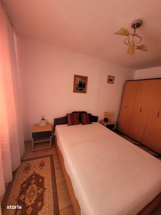 Apartament cu 3 camere, 70 mp, zona Garii