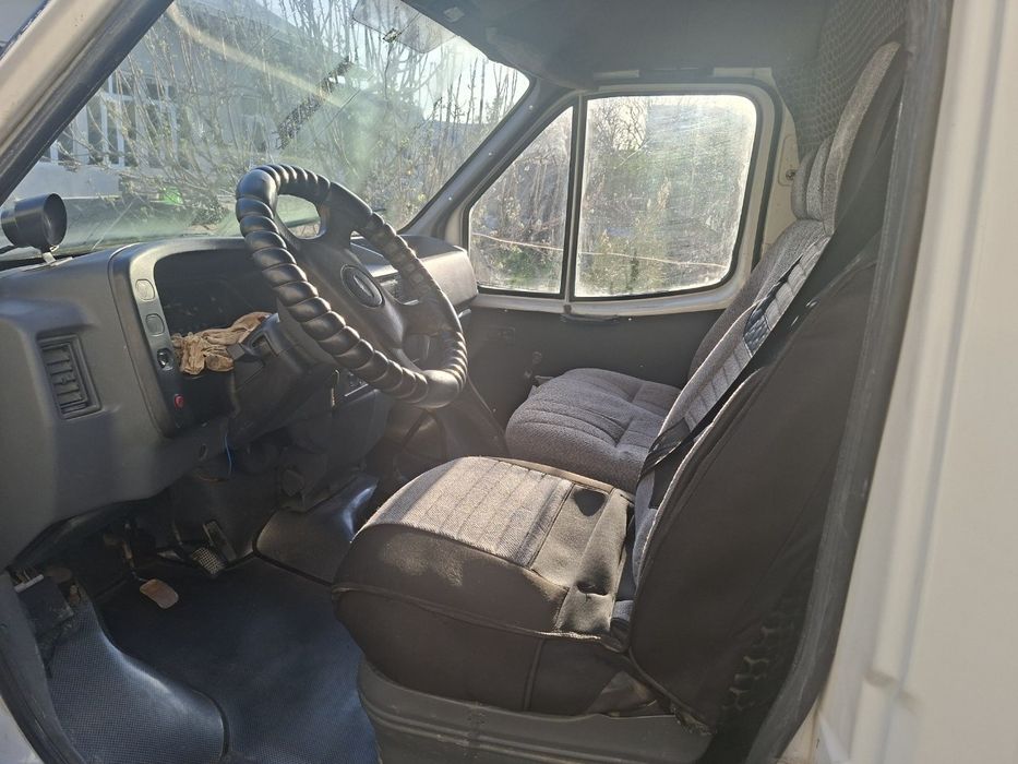 Gruzavoy ford holati yaxshi harajati umuman yõq