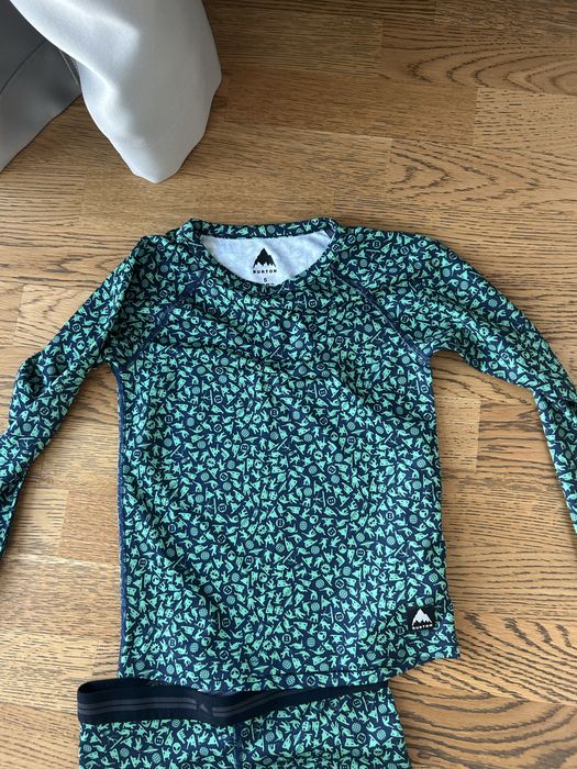 Vand costum ski Burton 110 si first layer Burton 110