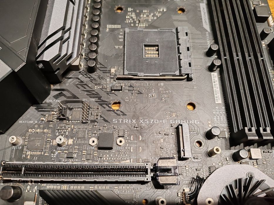 Asus ROG Strix X570-E