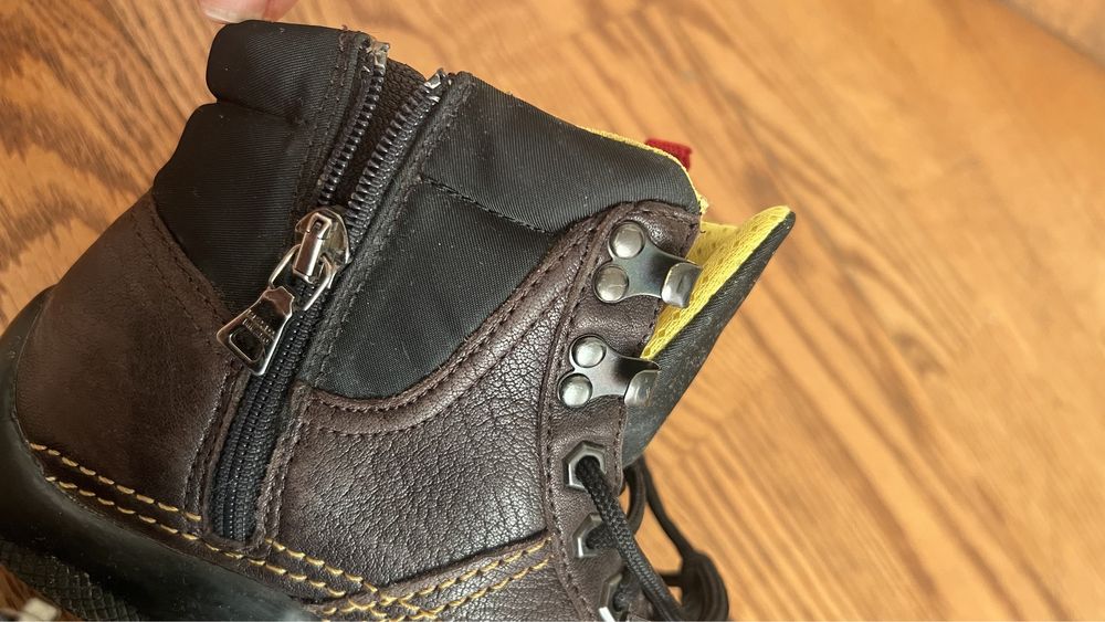 Продам полуботинок от Prada детский Оригинал