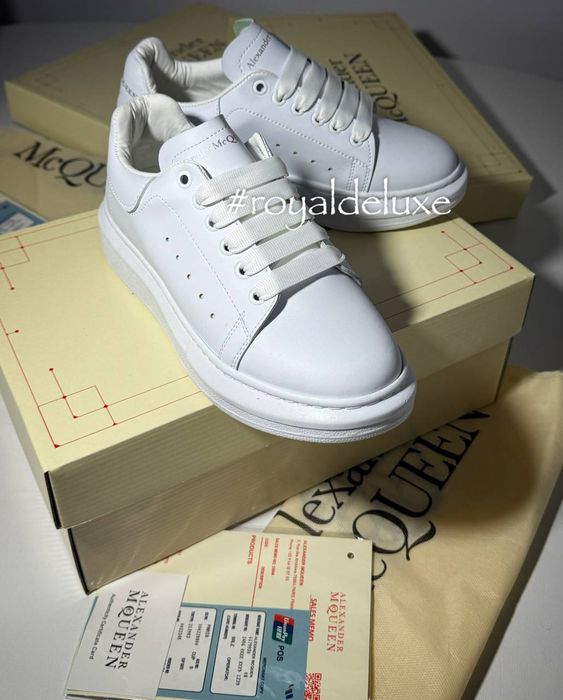 Stoc Adidasi Mcqueen 
Full box