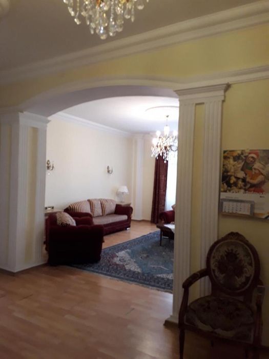 Продам 4-х комнатную квартиру